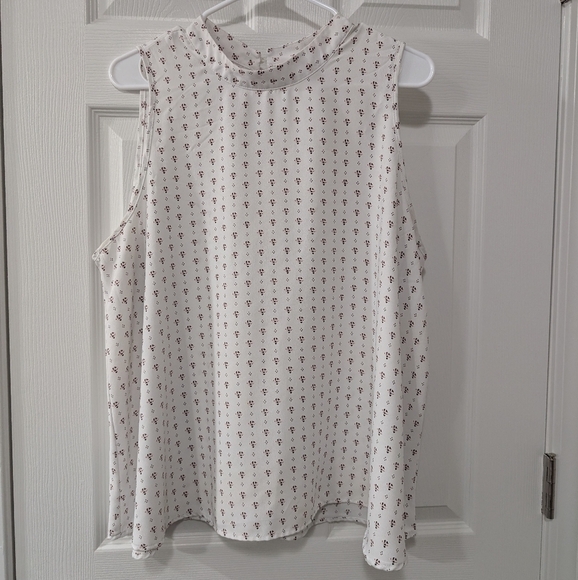 Loft XL Sleeveless Blouse, Mock Neck Keyhole‎ Back, White With Navy/Red Pattern - Picture 1 of 3